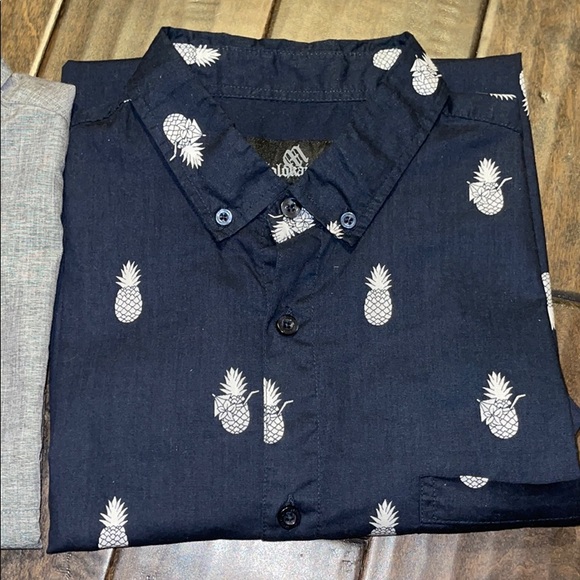 Bundle: Molokai Surf Co. Collared Shirts - Picture 2 of 9